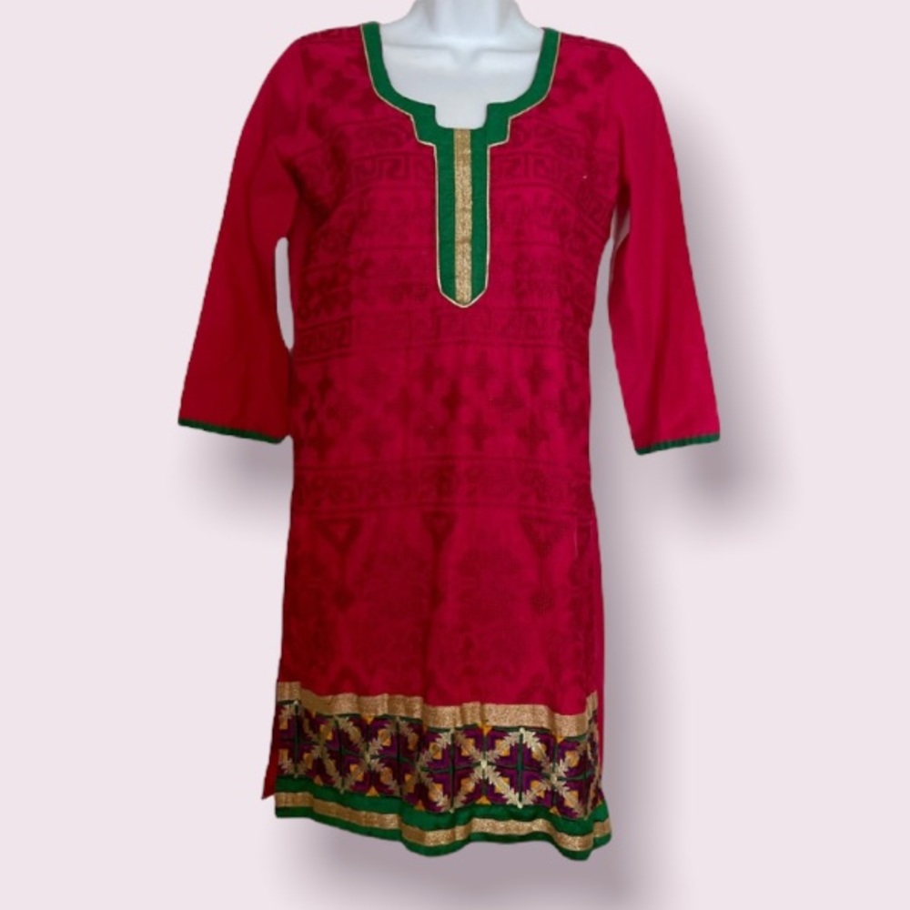 Beautiful Handmade Magenta Kurta with Metallic Gold Accents